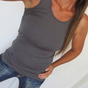 UNDER ARMOUR Tank Top Size Medium Gray Fitted HEATGEAR